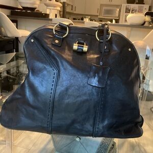 Authentic YSL leather Muse shoulder bag.